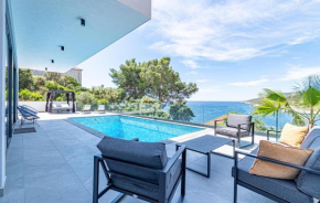 Amazing Home In Zavalatica With House Sea View